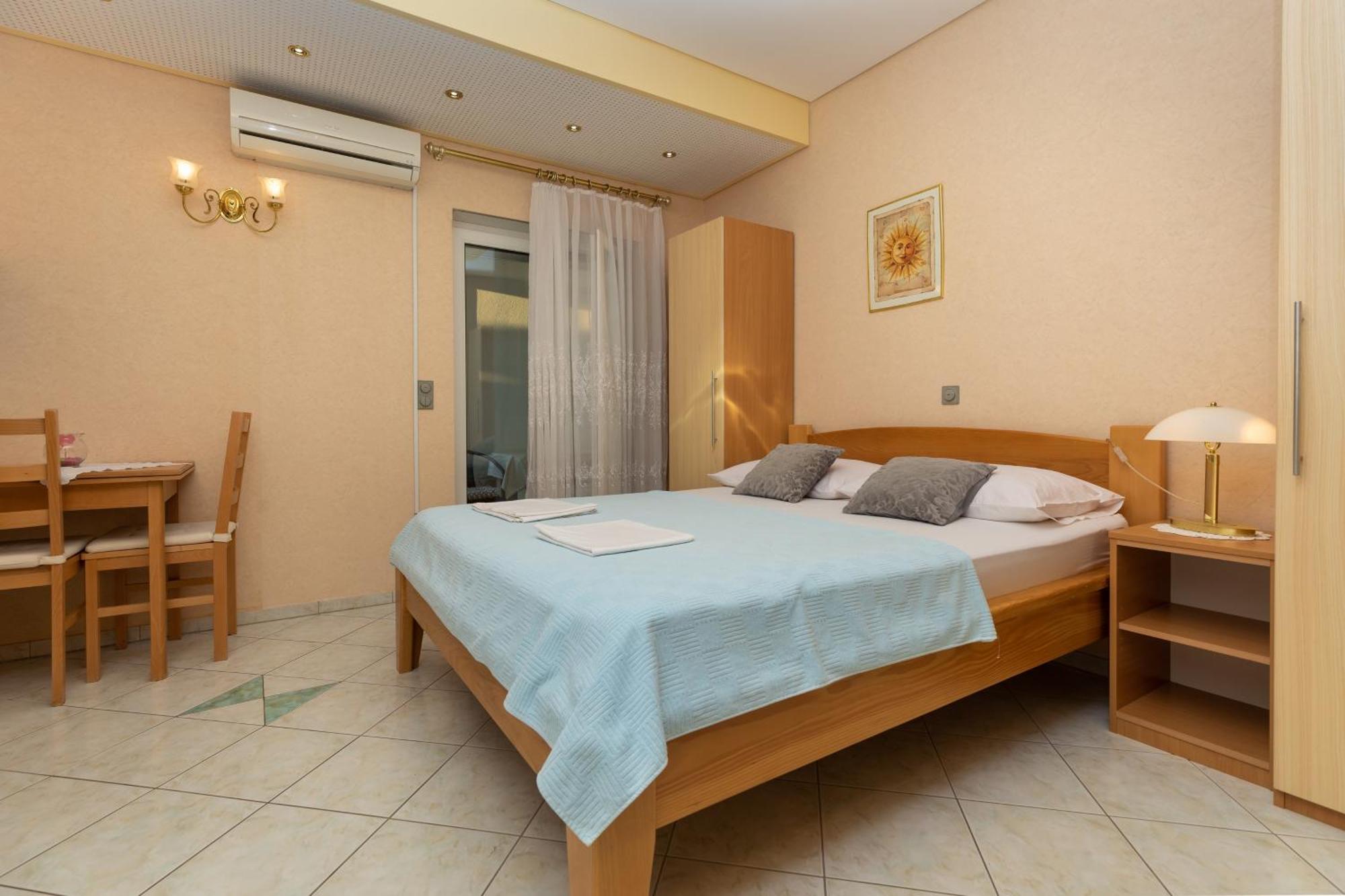 Apartments By The Sea Duce, Omis - 5973 Omiš Exterior foto