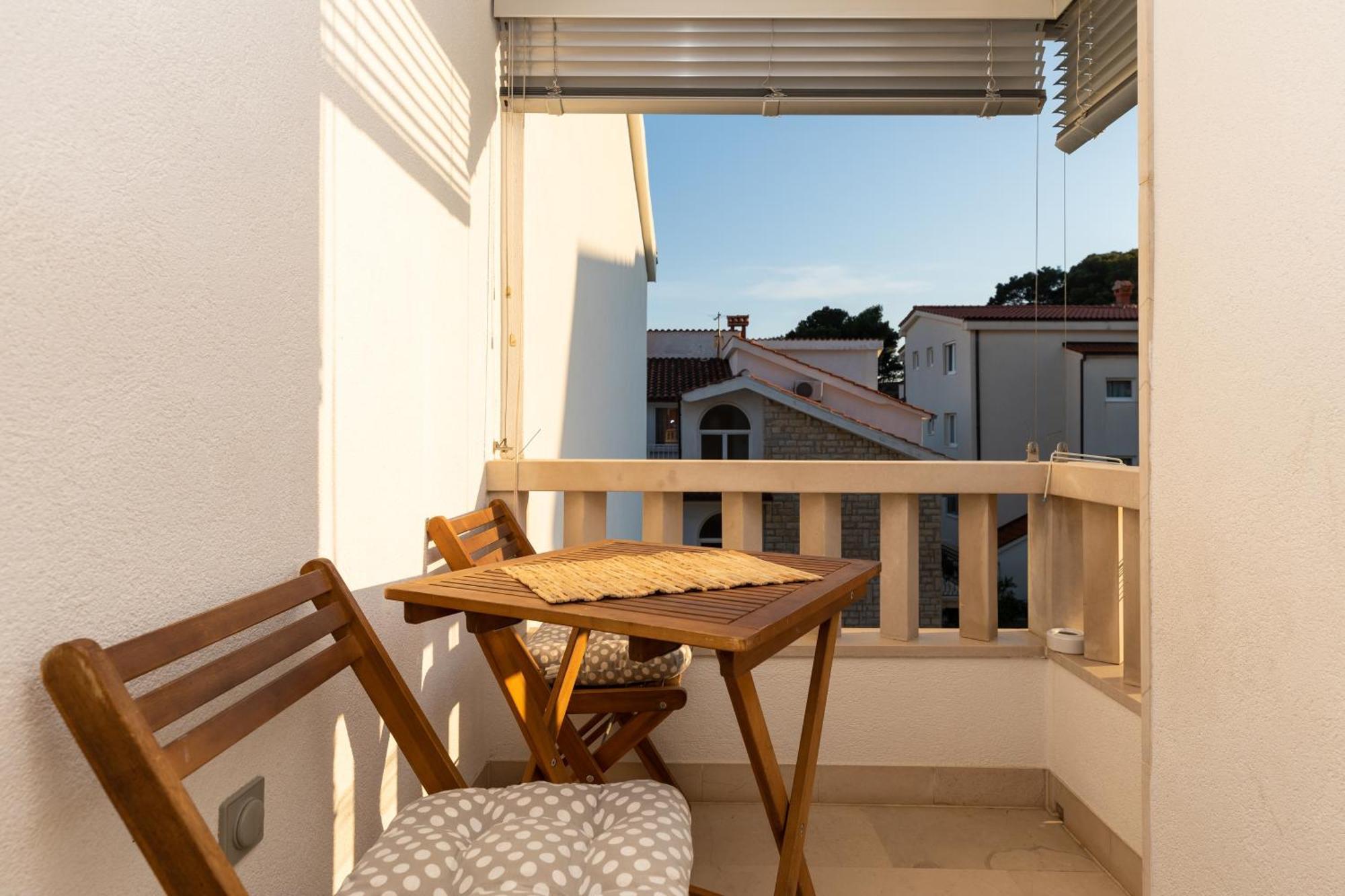 Apartments By The Sea Duce, Omis - 5973 Omiš Exterior foto