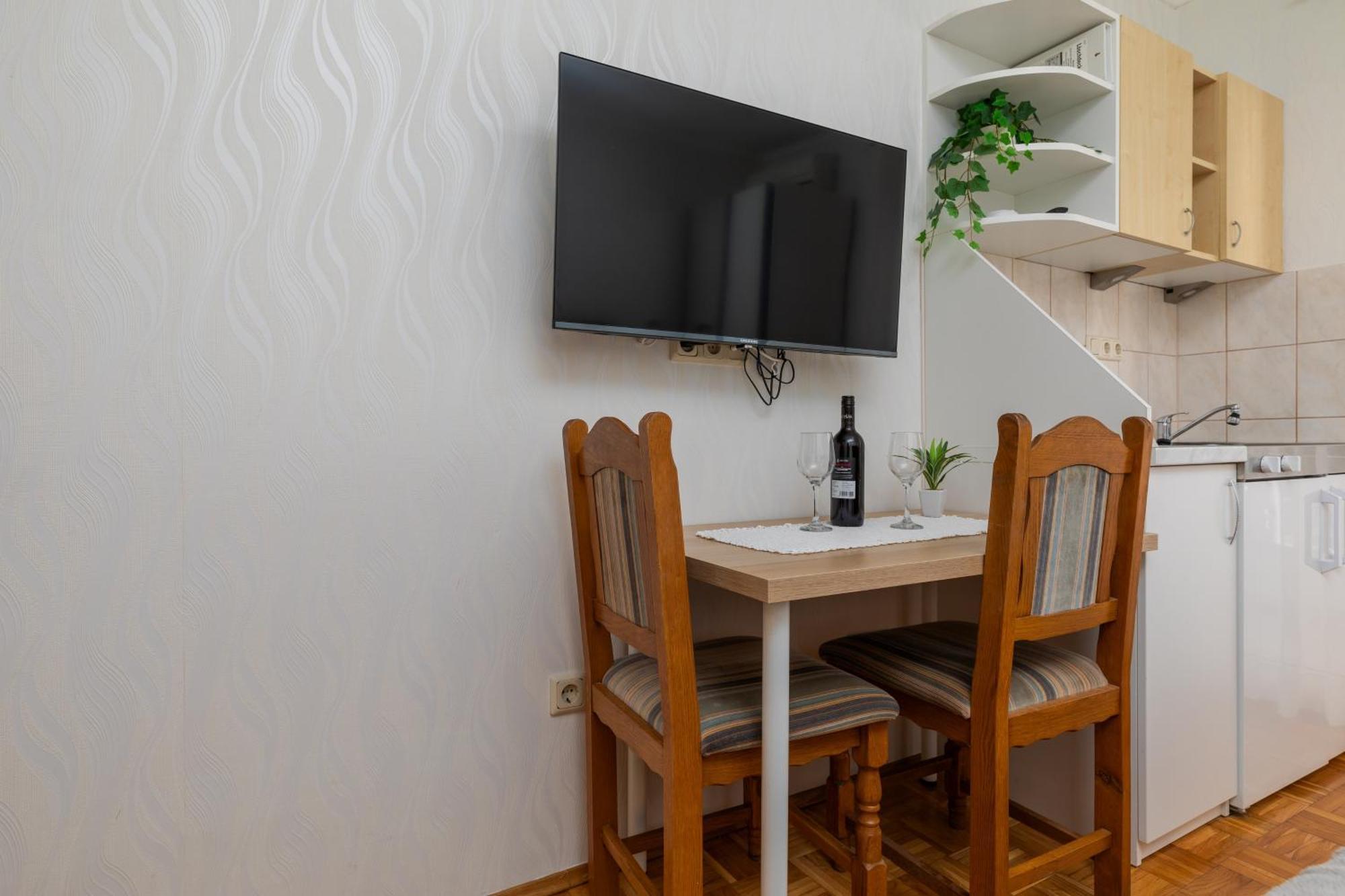 Apartments By The Sea Duce, Omis - 5973 Omiš Exterior foto