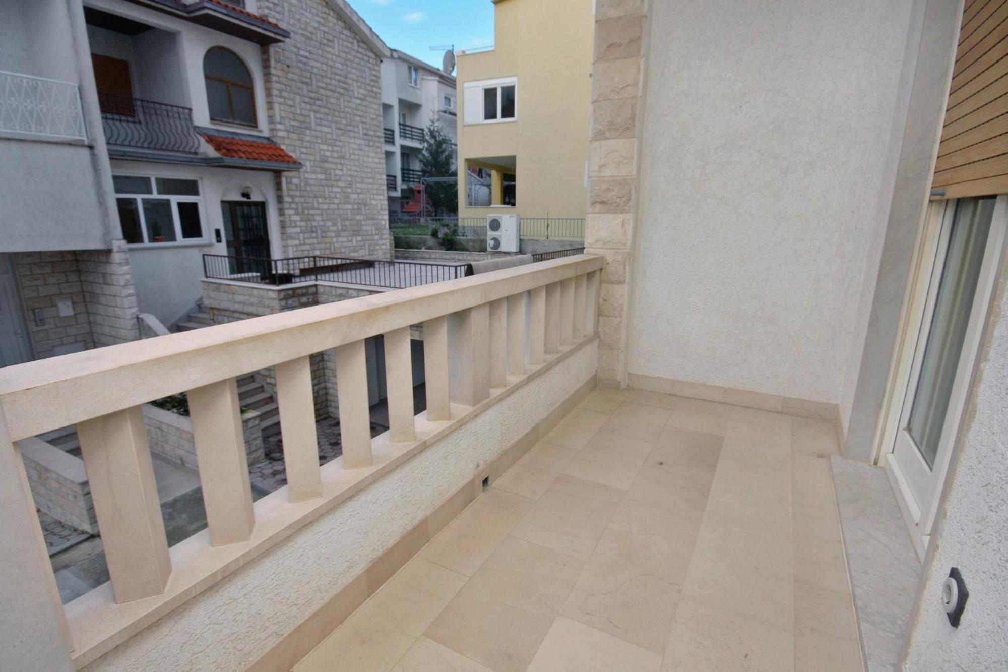 Apartments By The Sea Duce, Omis - 5973 Omiš Exterior foto