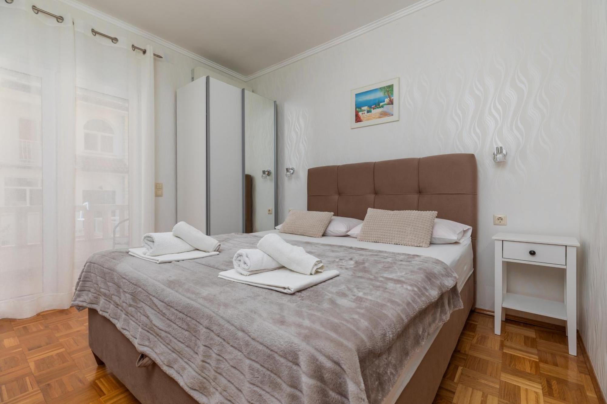 Apartments By The Sea Duce, Omis - 5973 Omiš Exterior foto