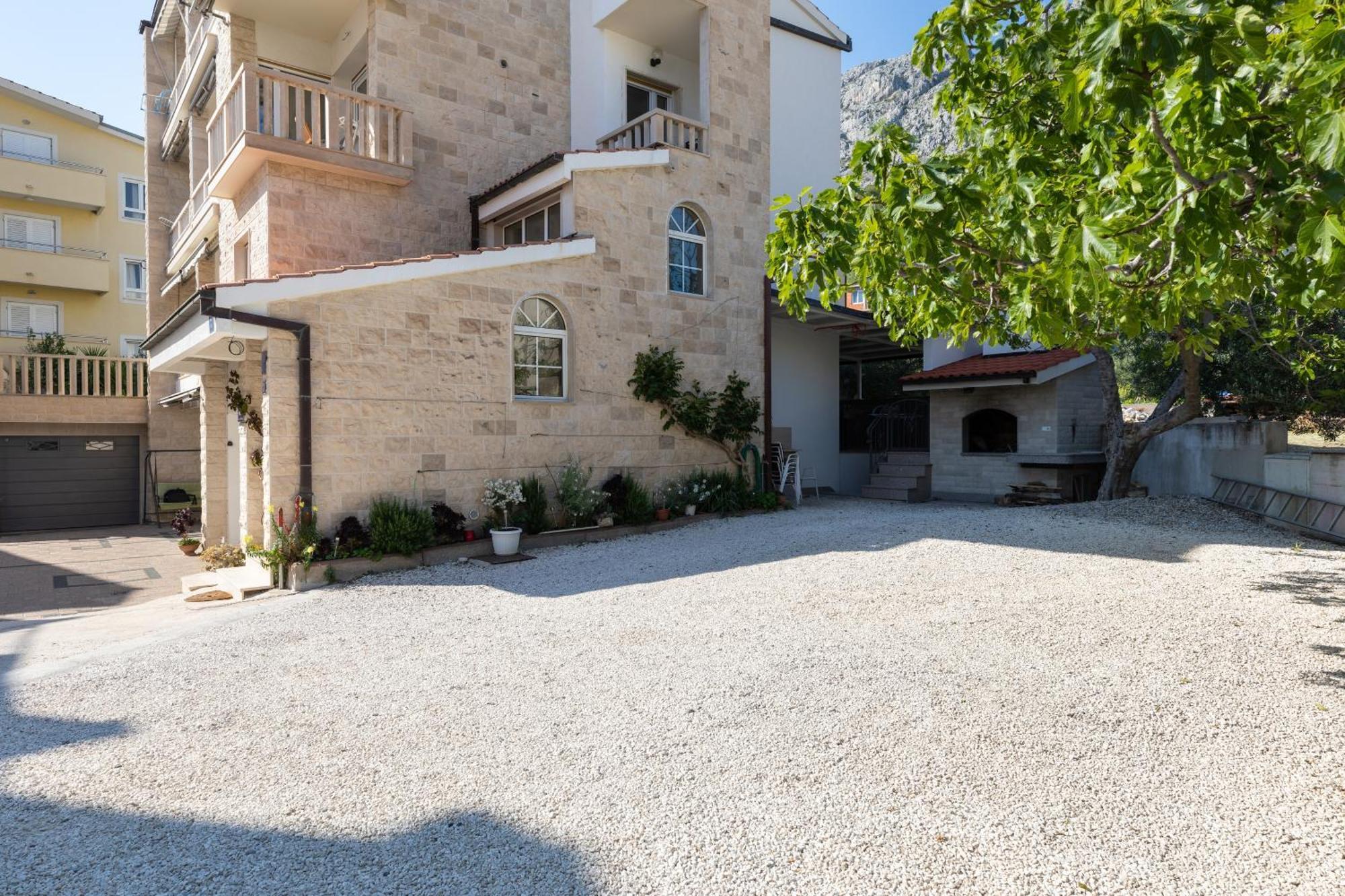 Apartments By The Sea Duce, Omis - 5973 Omiš Exterior foto