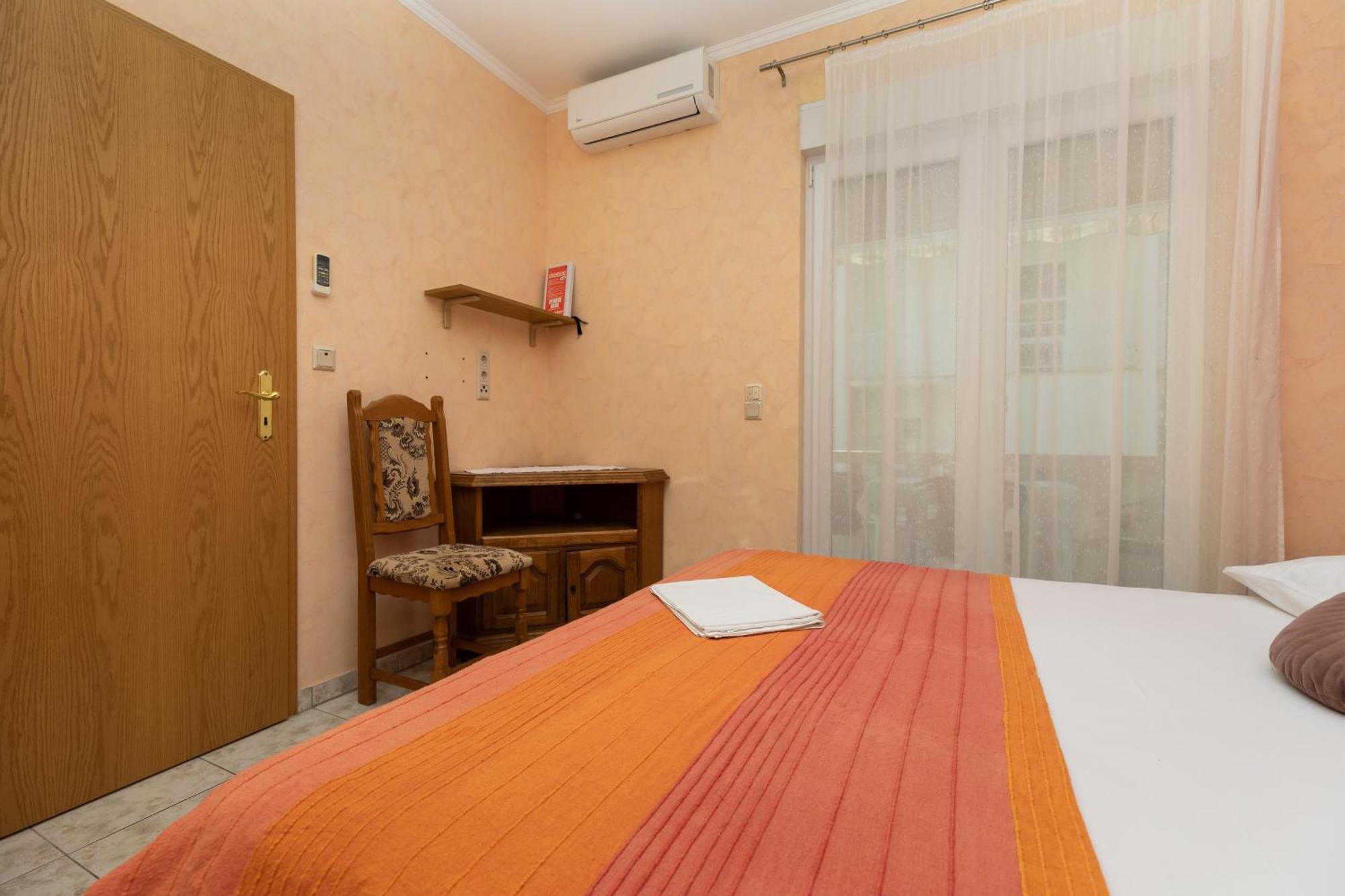 Apartments By The Sea Duce, Omis - 5973 Omiš Quarto foto
