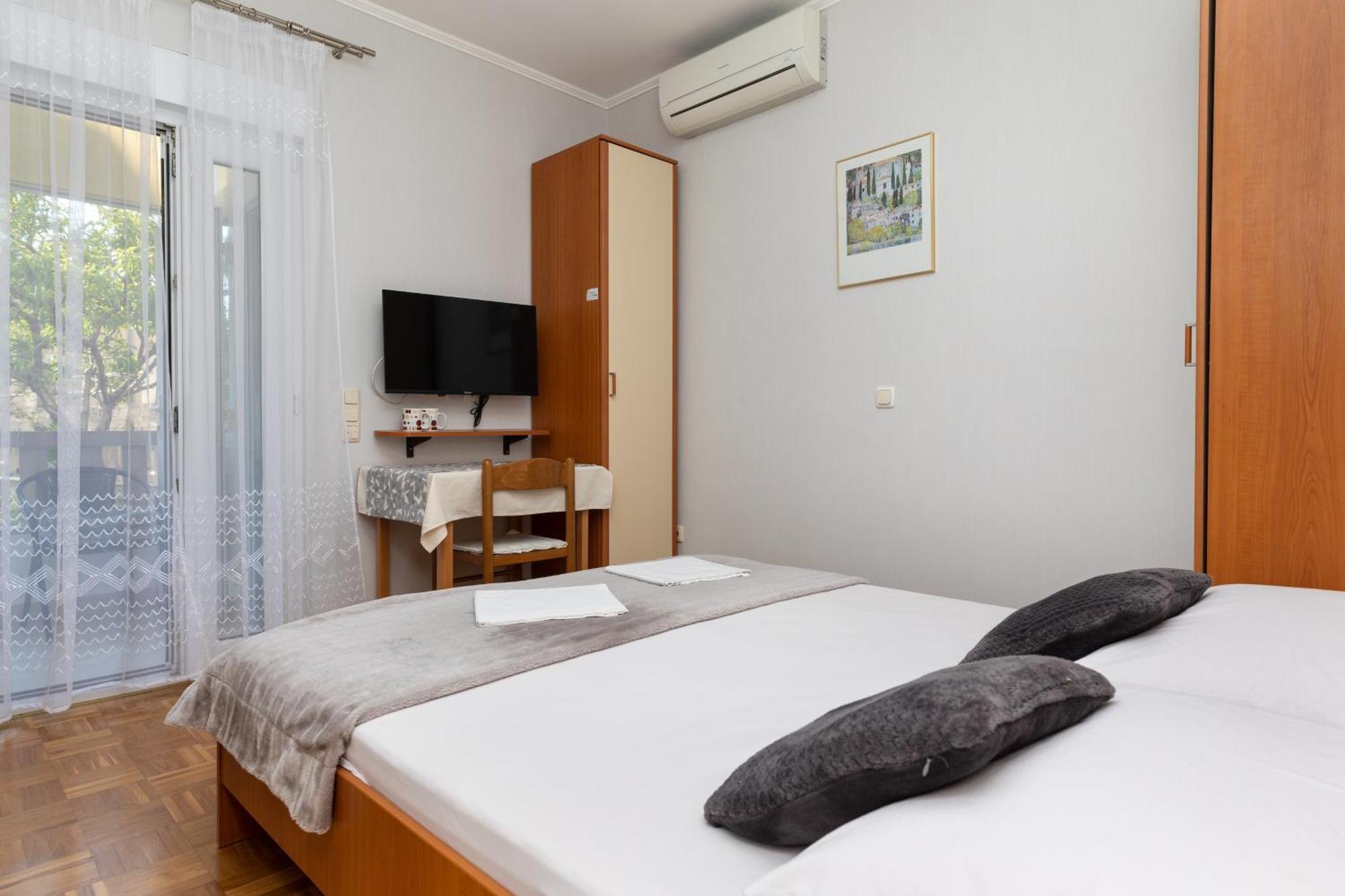 Apartments By The Sea Duce, Omis - 5973 Omiš Quarto foto