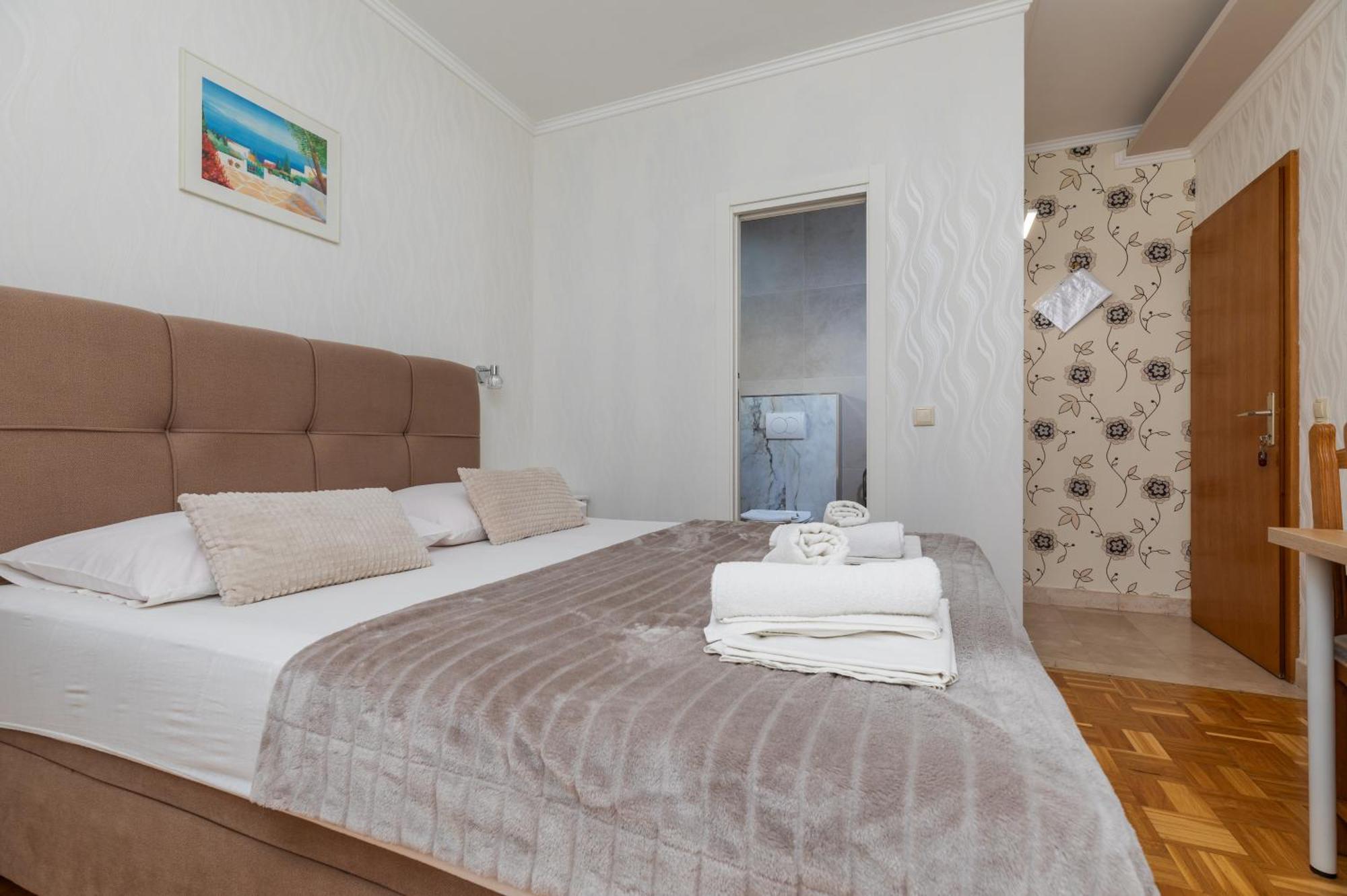 Apartments By The Sea Duce, Omis - 5973 Omiš Quarto foto